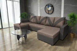 A pasztell taupe színű szövet lágy eleganciát és modern kifinomultságot sugároz. Ez a visszafogott, szürkés-barnás árnyalat a meleg és hideg tónusok tökéletes egyensúlya, amely természetes, harmonikus megjelenést kölcsönöz bármilyen bútorfelületnek. 🎨 Design szempontból: A pasztell taupe ideális választás azoknak, akik szeretik a letisztult, kortárs dizájnt, de nem akarnak túlzottan steril hatást. Finom, semleges karaktere lehetővé teszi, hogy jól működjön kontrasztos színekkel (például feketével, mélyzölddel vagy okkerrel), de remekül beleolvad monokróm vagy földszínű enteriőrbe is. 🌿 Élettani hatás: Ez a szín megnyugtató, biztonságot sugárzó hatású. Nyugtatja az érzékeket, csökkenti a vizuális zajt, így ideális hálószobákba, nappalikba, vagy bármilyen pihenésre szánt térbe. 🧼 Használati szempontból: A pasztell taupe árnyalat praktikus választás: nem túl világos, hogy hamar piszkolódjon, de elég világos ahhoz, hogy ne nehezítse el a teret. Textúrájától függően könnyen tisztítható, és hosszú távon is megőrzi elegáns, diszkrét megjelenését. Összességében a pasztell taupe szövet a letisztult stílus, a praktikum és a természetes szépség tökéletes egyensúlya.