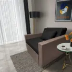 Mama ágyneműtartós fotelágy pasztell taupe fekete színben